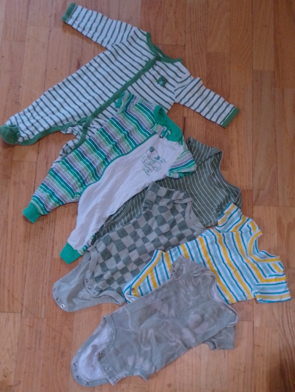 Baby Onesie Bundle 3-6 6-9 Month Set Of 6 Various Green 💚 Body Suits Footies